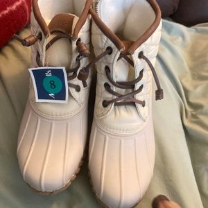 Nautica Women’s Duck Boots - Size 8. Cream & Tan